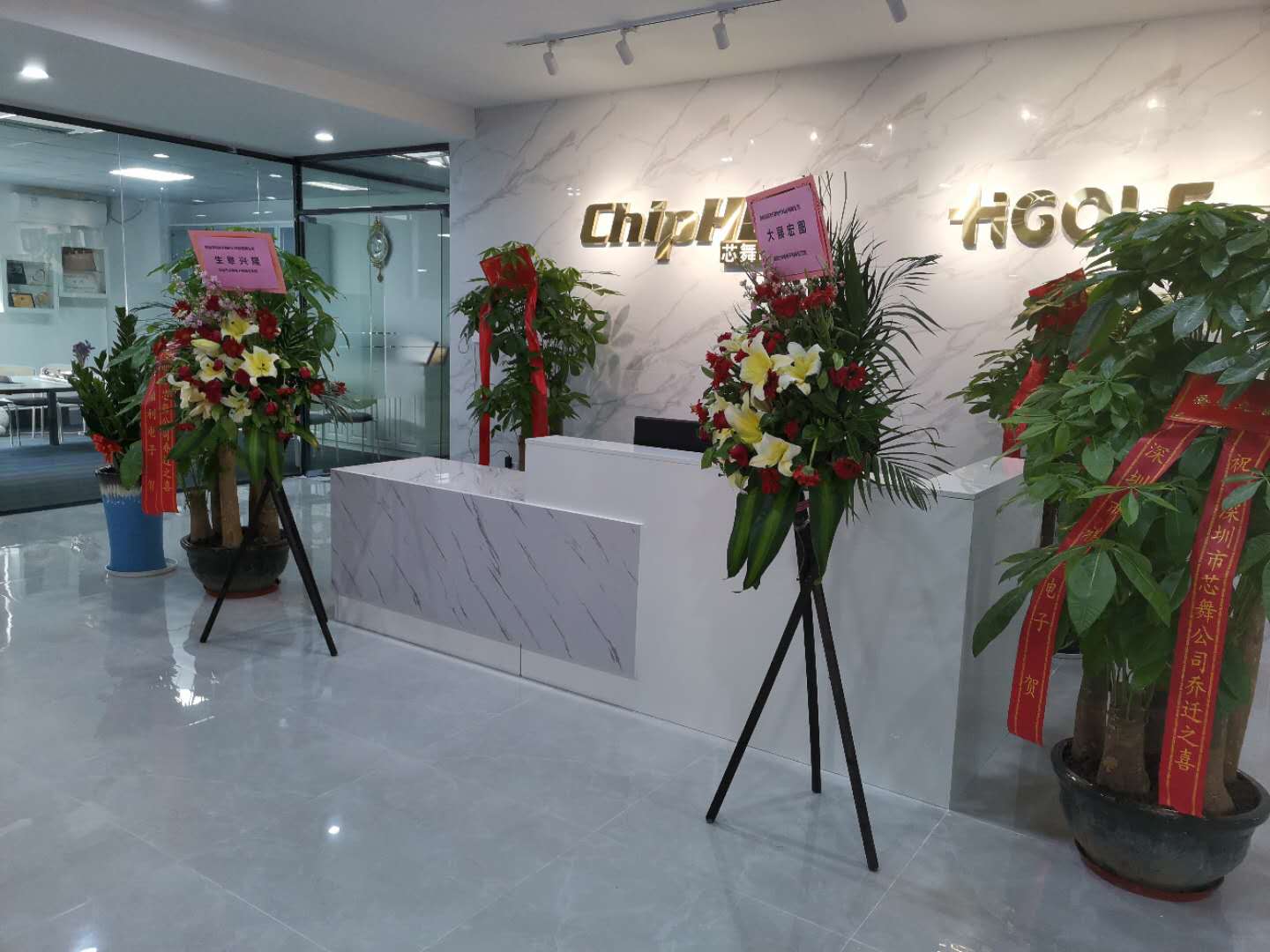 工業(yè)平板電腦|三防平板電腦|迷你pc|平板電腦廠家|minipc|windows平板電腦|工控主機(jī)|生物信息采集識別終端|TWS藍(lán)牙耳機(jī)定制方案商